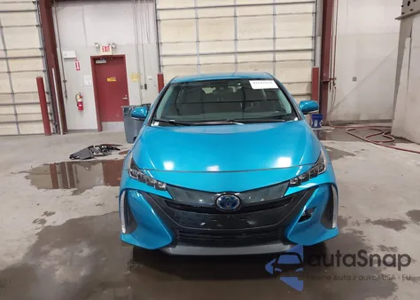 2022 Toyota Prius Prime Le из США, поврежденный, VIN JTDKAMFP6N3208603